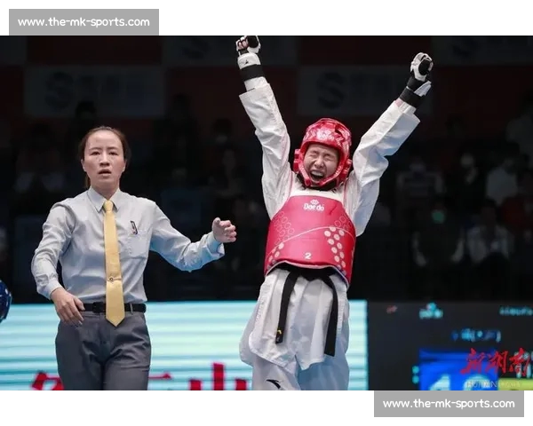 穆文喆逆转夺冠！中国队夏洛特站跆拳道大奖赛 1 金 1 银收官